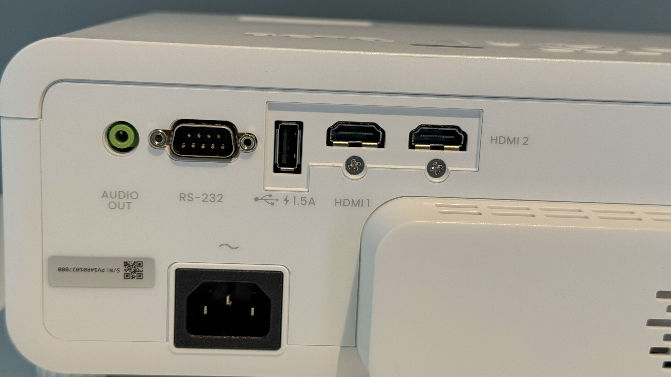 BenQ tk710sti-connections