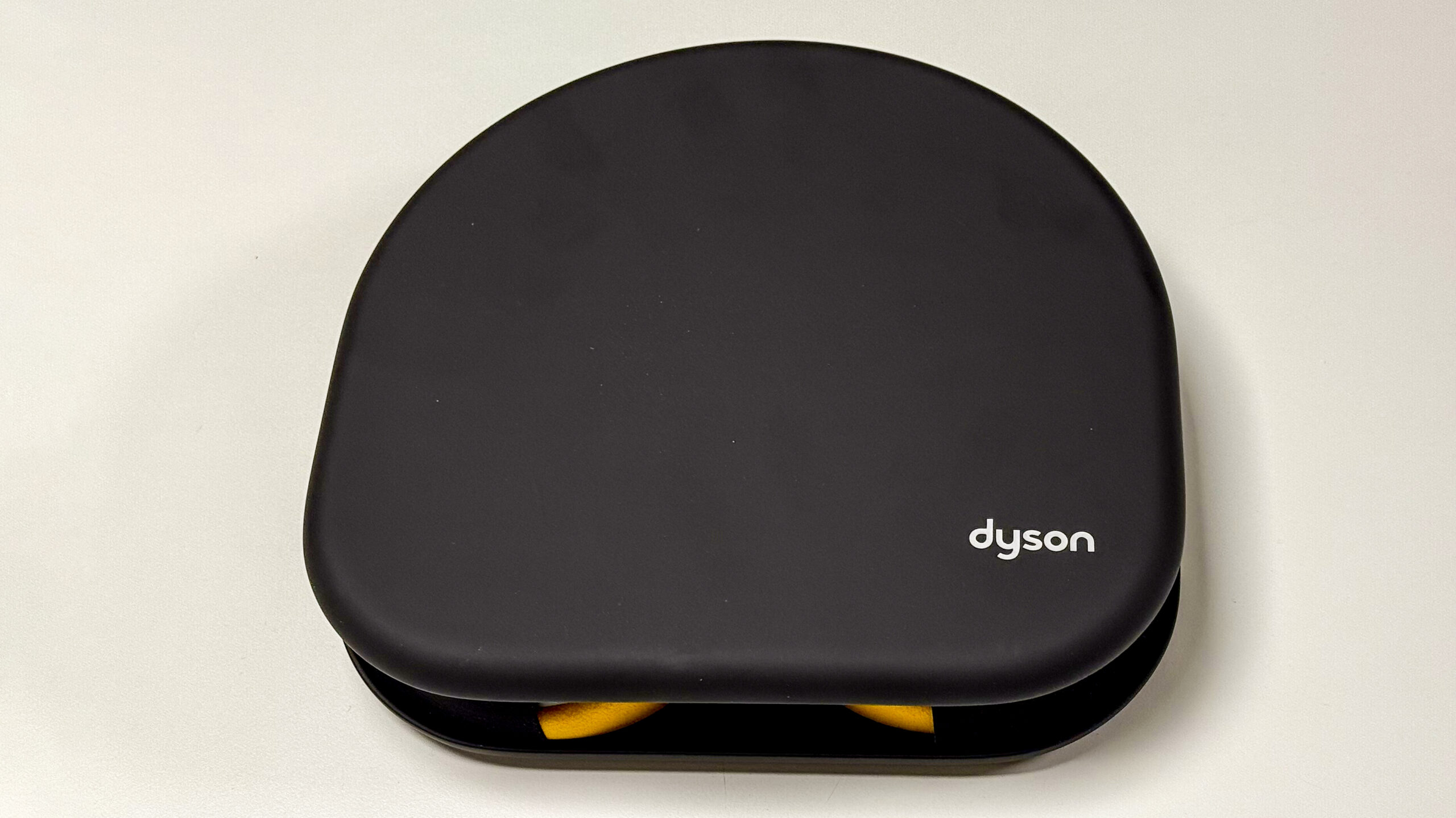 Dyson OnTrack inner case scaled 1